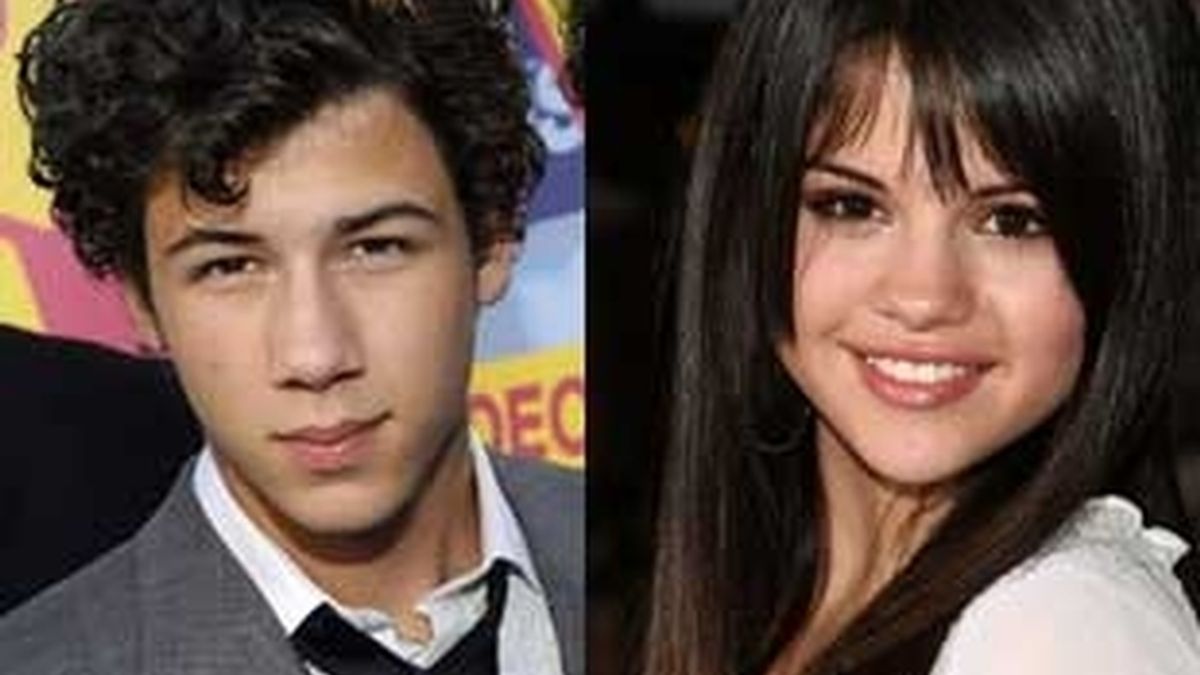 Lo de Nick y Selena sí ha sido una noticia inesperada. Foto: AP