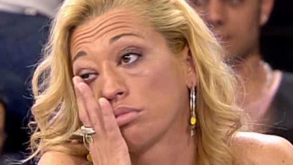 Belén Esteban rompe a llorar