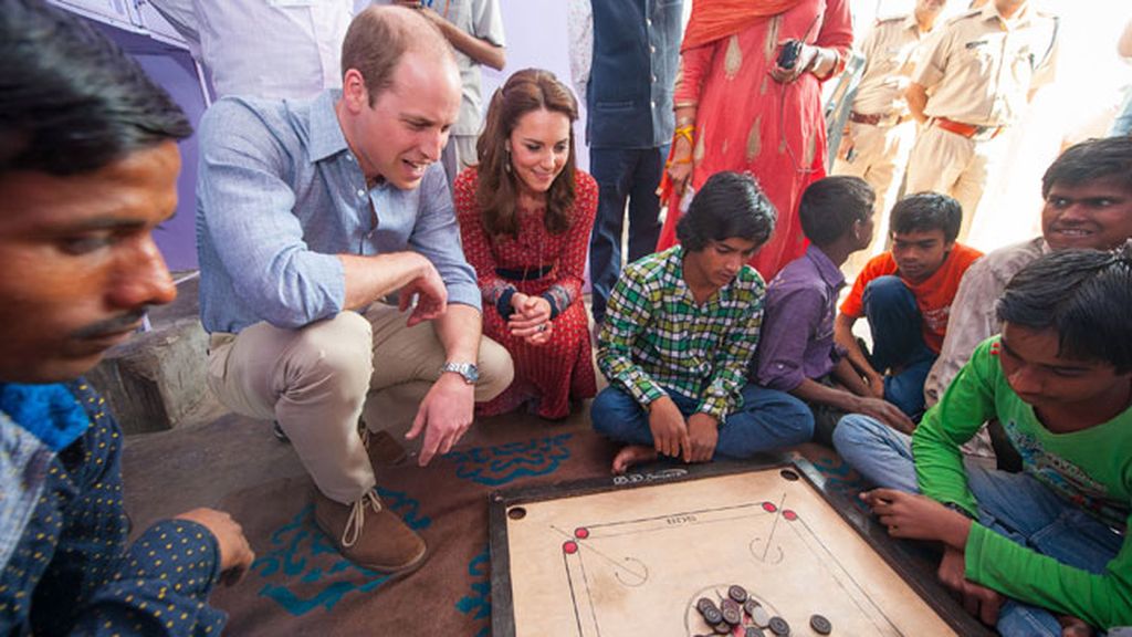 También han practicado el 'carrom', juego típico indio