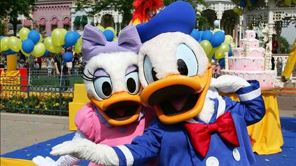 El éxito de Donald fue tal que en la década de los 40 este ave de pluma blanca y traje azul de primera comunión ya había encabezado más historias que el propio Mickey Mouse. EFE