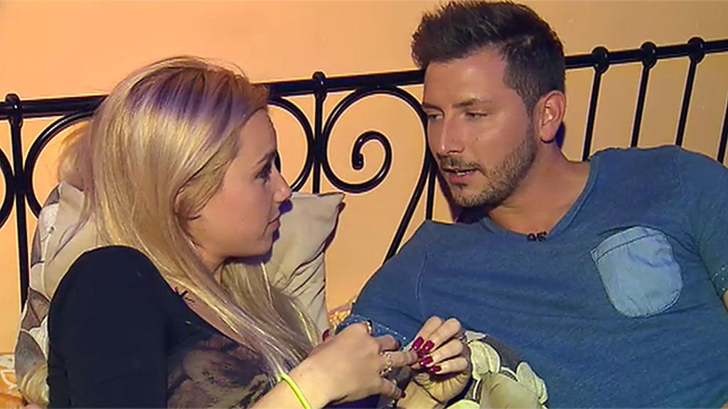 Manu, a Ale: “Pórtate bien porque no me fio mucho de ti”