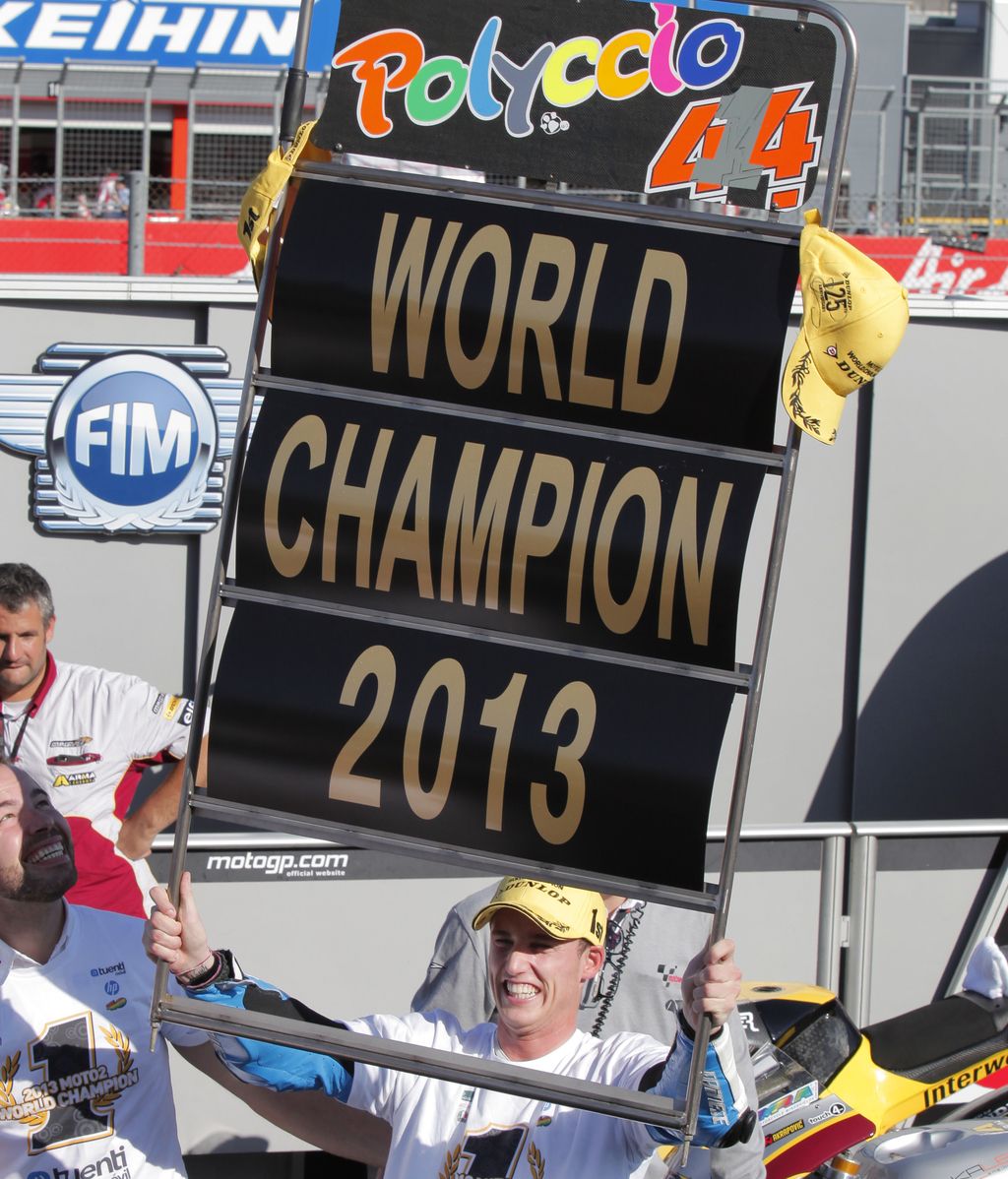 La felicidad de Pol Espargaró, campeón del mundo de Moto2