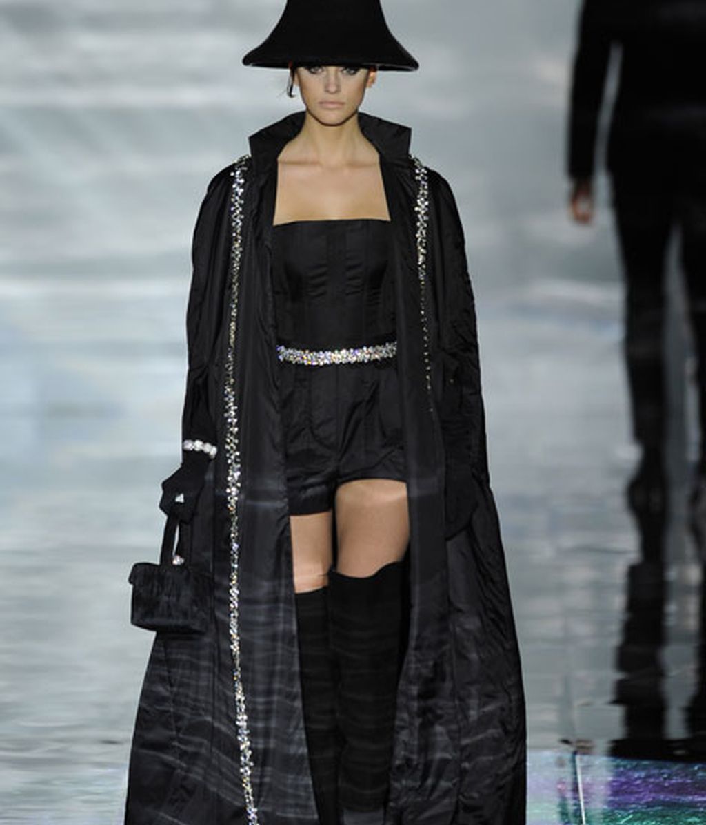 Roberto Verino: Vuelve el 'glamour' de los cincuenta