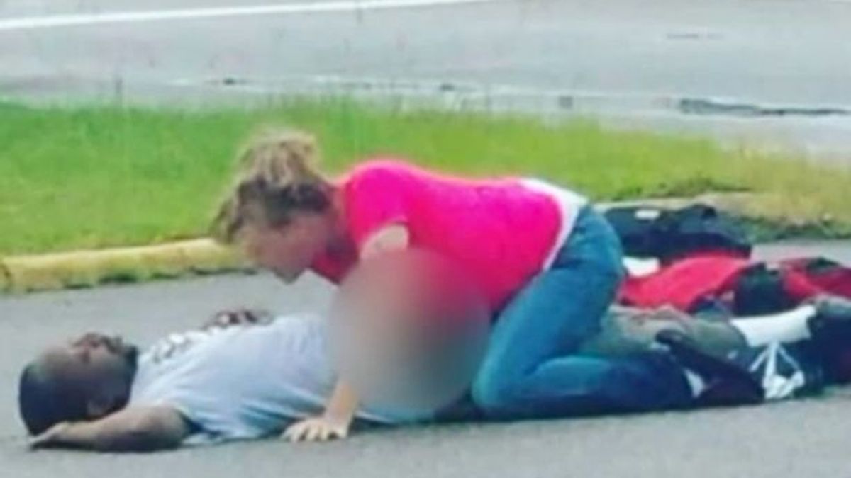 Detenida por tener sexo en un parking con su novio inconsciente