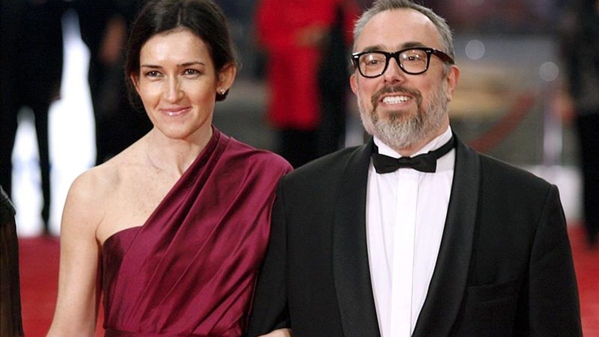 La ministra de Cultura, Ángeles González-Sinde, y el presidente de la Academia de Cine, Álex de la Iglesia a su llegada a la ceremonia de los XXV Premios Goya, esta noche en el Teatro Real de Madrid. EFE La ministra de Cultura, Ángeles González-Sinde, y el presidente de la Academia de Cine, Álex de la Iglesia a su llegada a la ceremonia de los XXV Premios Goya, esta noche en el Teatro Real de Madrid. EFE