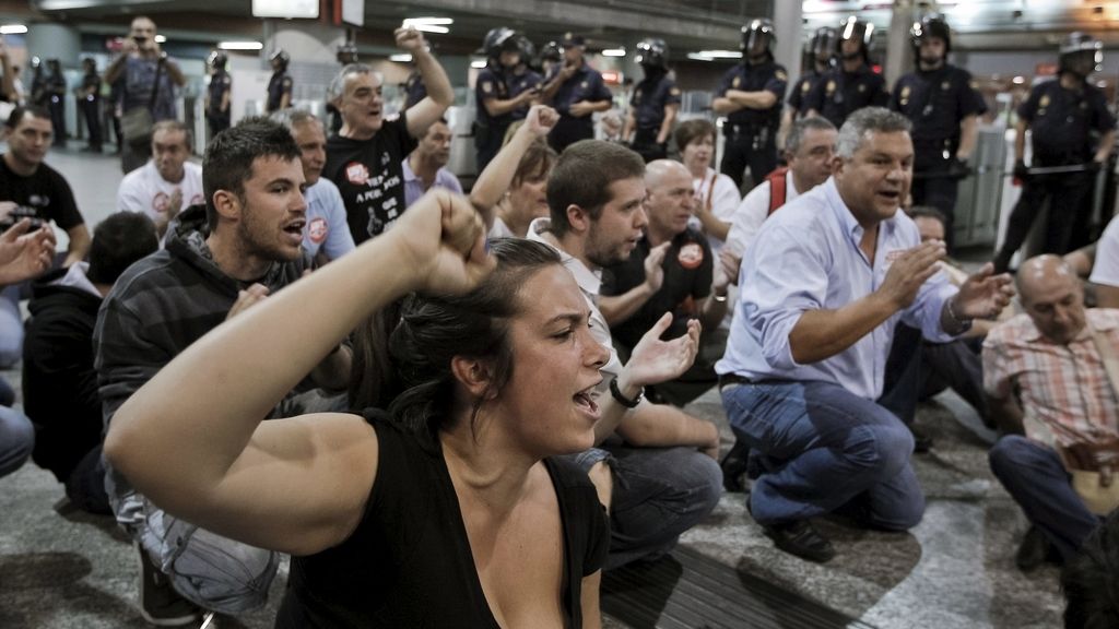 Protesta en la estación de Atocha durante la huelga de Renfe