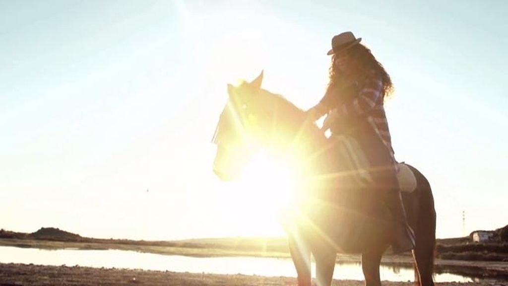 Granjera, rociera y folklórica