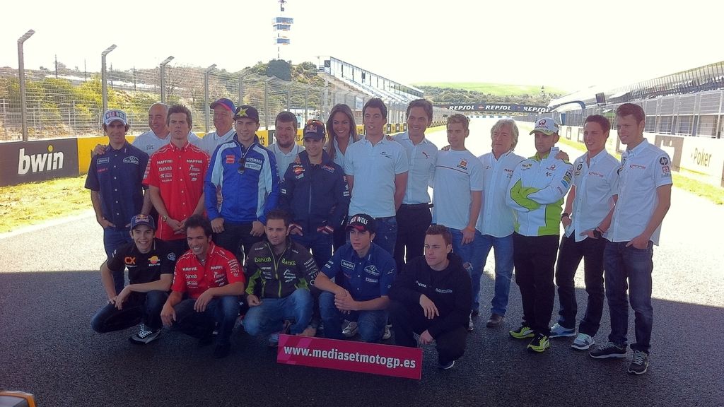 Todo el equipo Mediaset junto a los pilotos