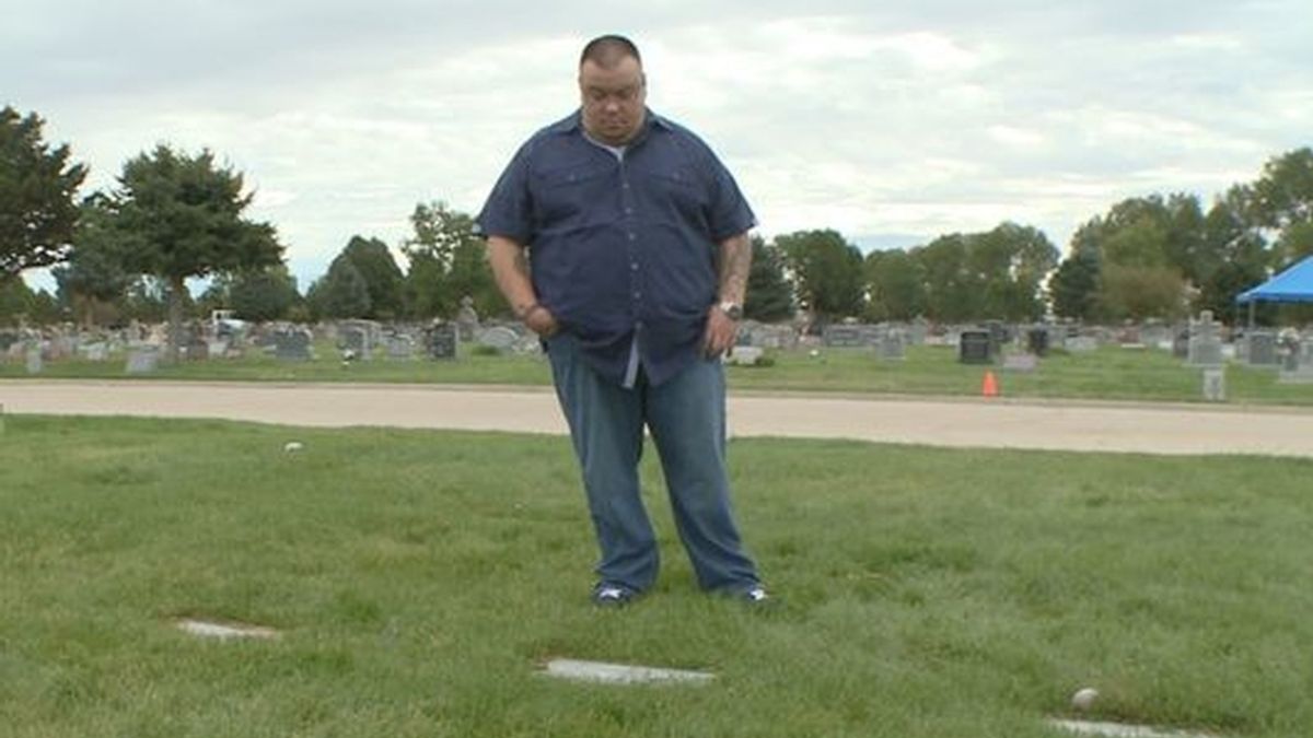 Un padre visita una tumba equivocada durante siete años