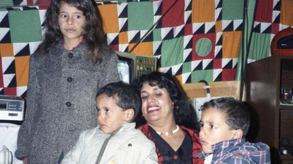 La mujer de Gadafi, con sus hijos