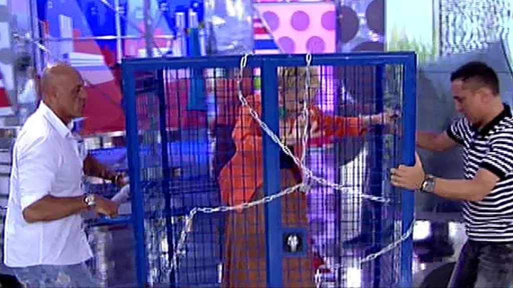 Un comentario equivocado le llevó a la jaula y el castigo desató su enfado