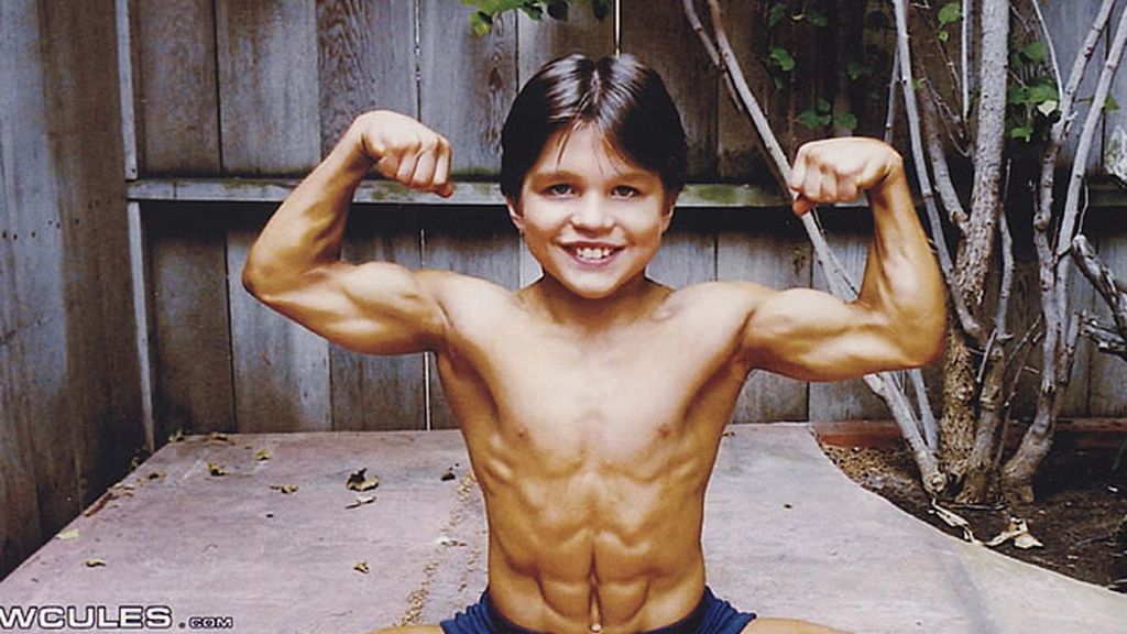 Con tan sólo 11 años es capaz de levantar tres veces su propio peso