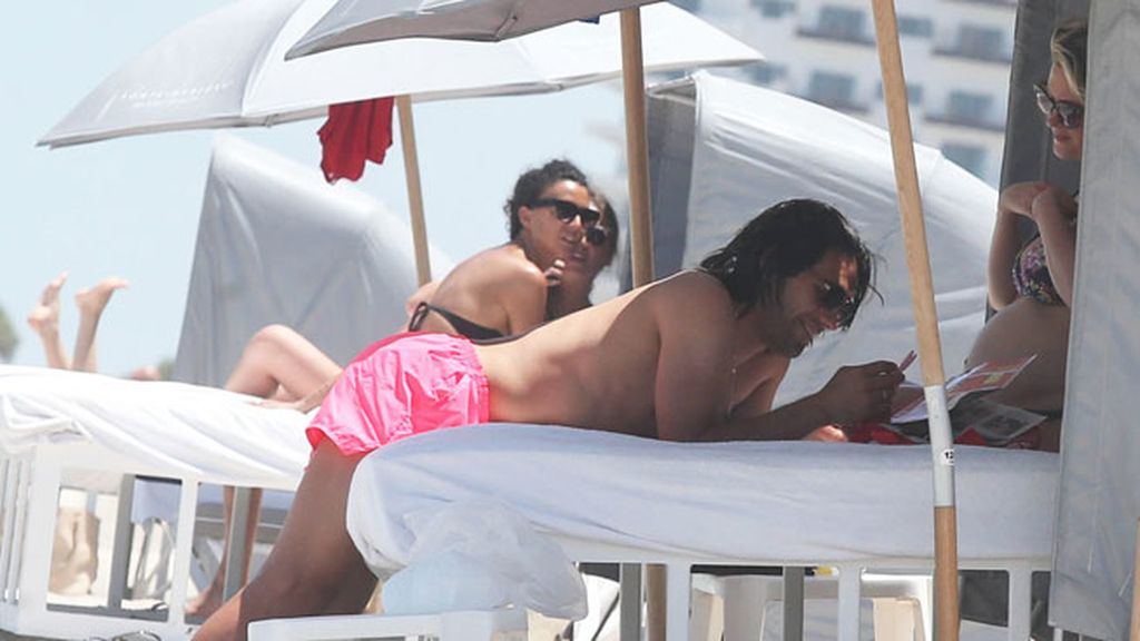 Falcao eligió un bañador rosa flúor