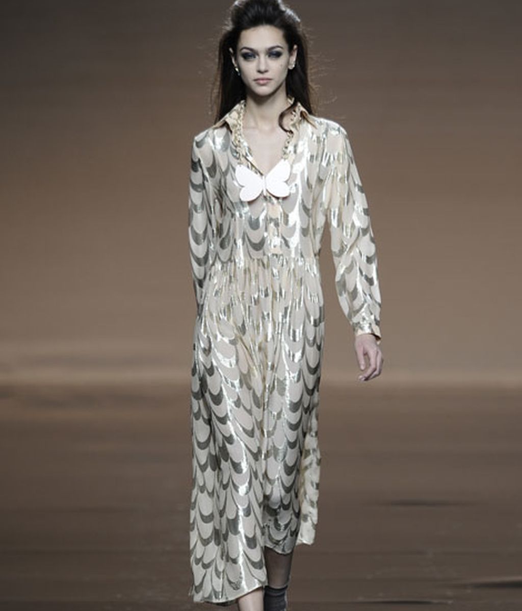 Ailanto: flores y mariposas en otoño