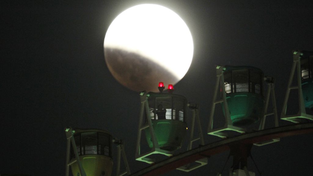 Espectaculares fotografías del eclipse total de Luna