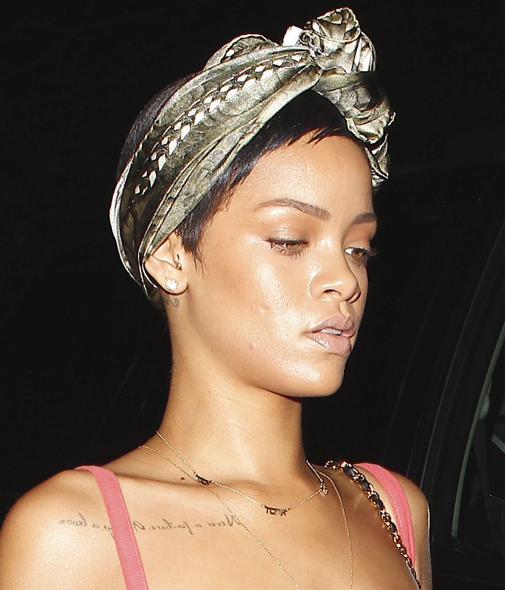 Toque Rihanna: informal, pero estudiado