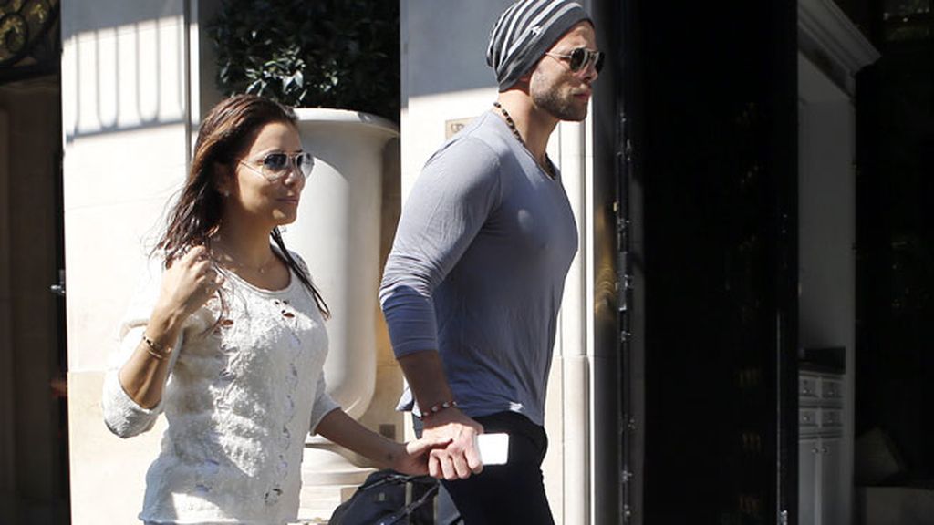 Eva Longoria se escapa con su nuevo chico, Ernesto Argüello, a la ciudad del amor