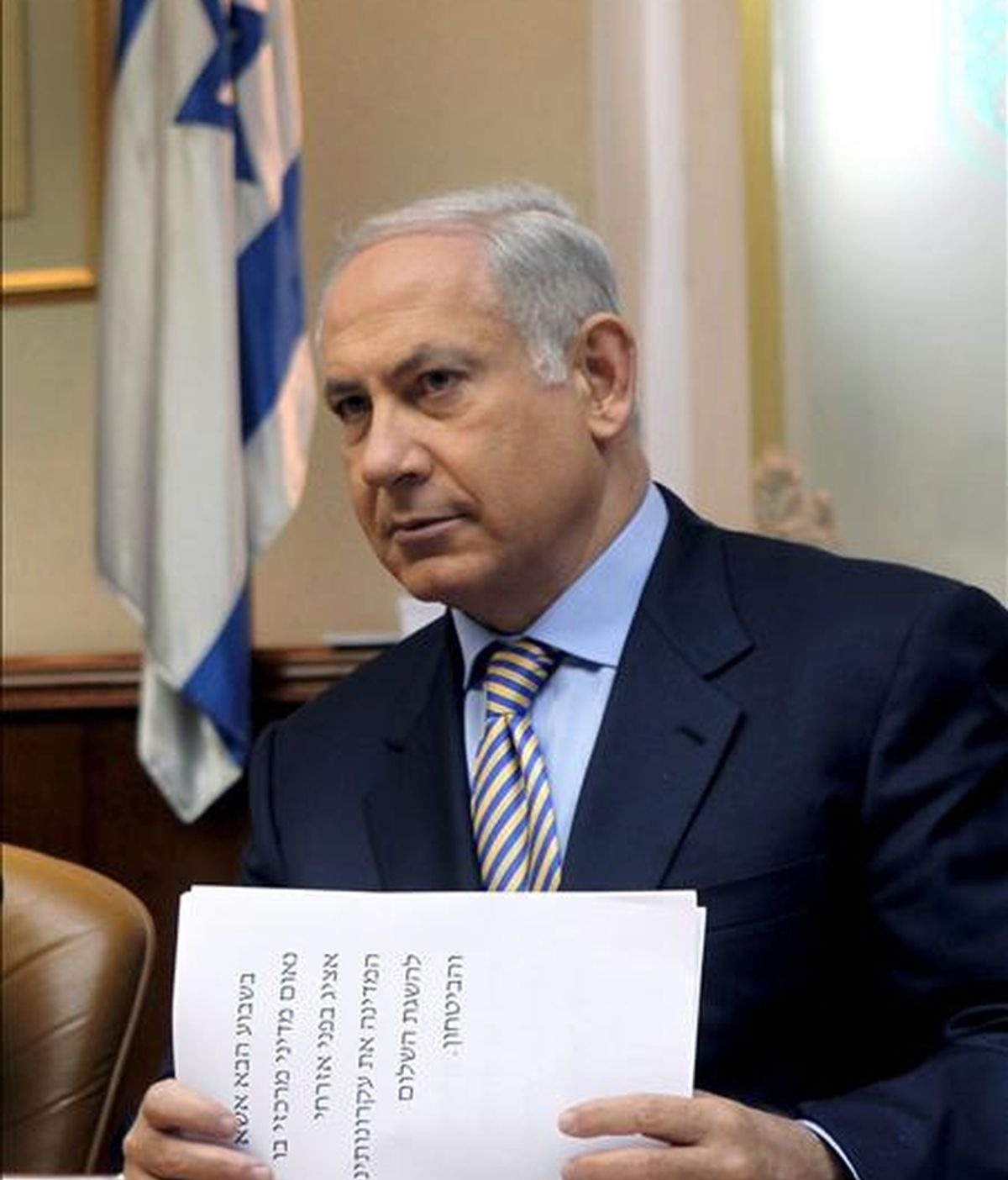 El primer ministro israelí, Benjamin Netanyahu, hoy tras hacer una declaración en la reunión semanal del Consejo de Ministros celebrada en sus oficinas en Jerusalén (Israel). EFE