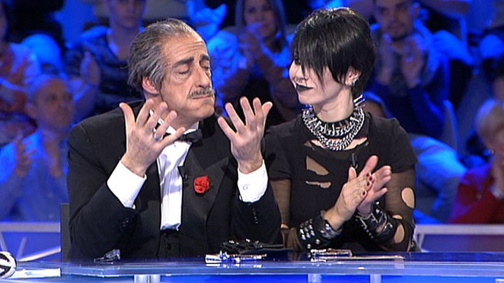 Christian es Willy Wonka, Alba Lago, Escarlata O’Hara; Santi Rodríguez es en Don Quijote, Felisuco, 'El Padrino' y Natalia de OT, Lisbeth Salander, de 'Millennium'