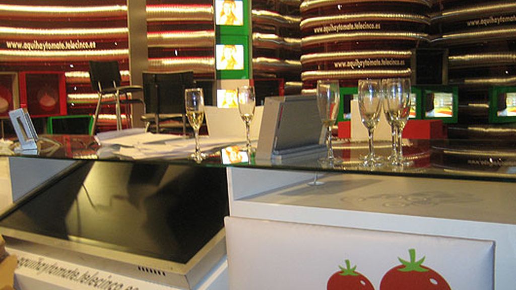 El plató de 'Aquí hay Tomate' se despide