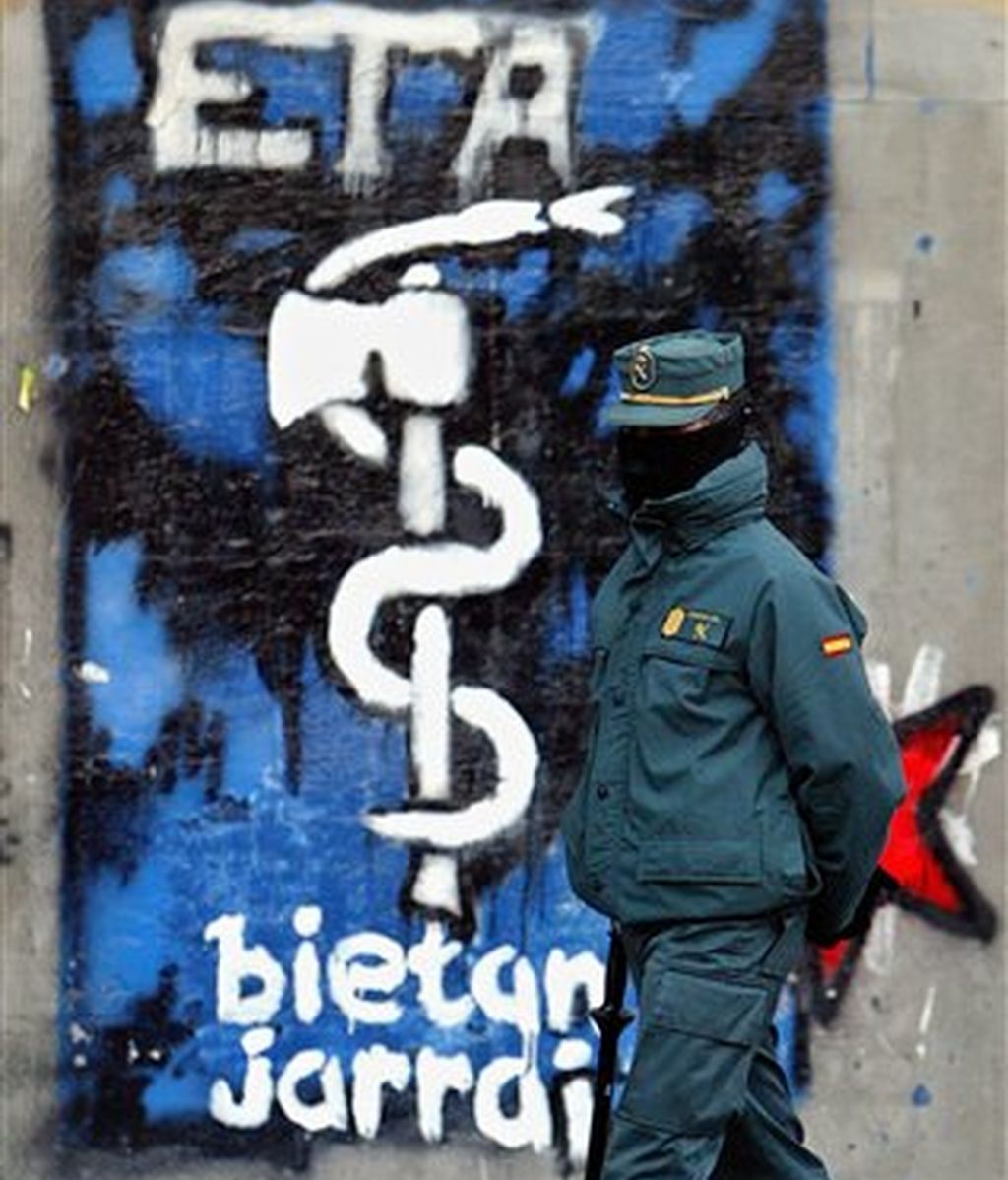 La última vez que la banda anunció una tregua fue el 22 de marzo de 2006..Los terroristas la rompieron el 31 de diciembre de 2006 con el atentado en la terminal 4 del aeropuerto Madrid-Barajas.
