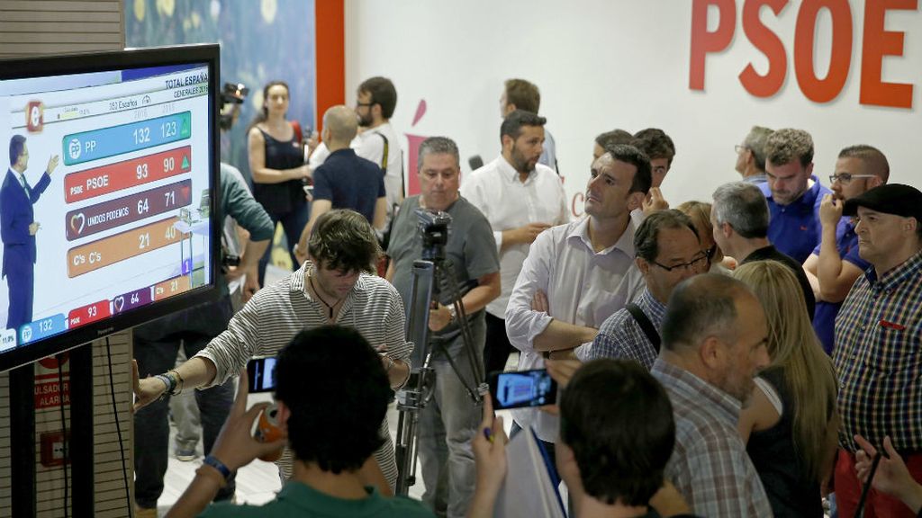 Ambiente en la sede del PSOE