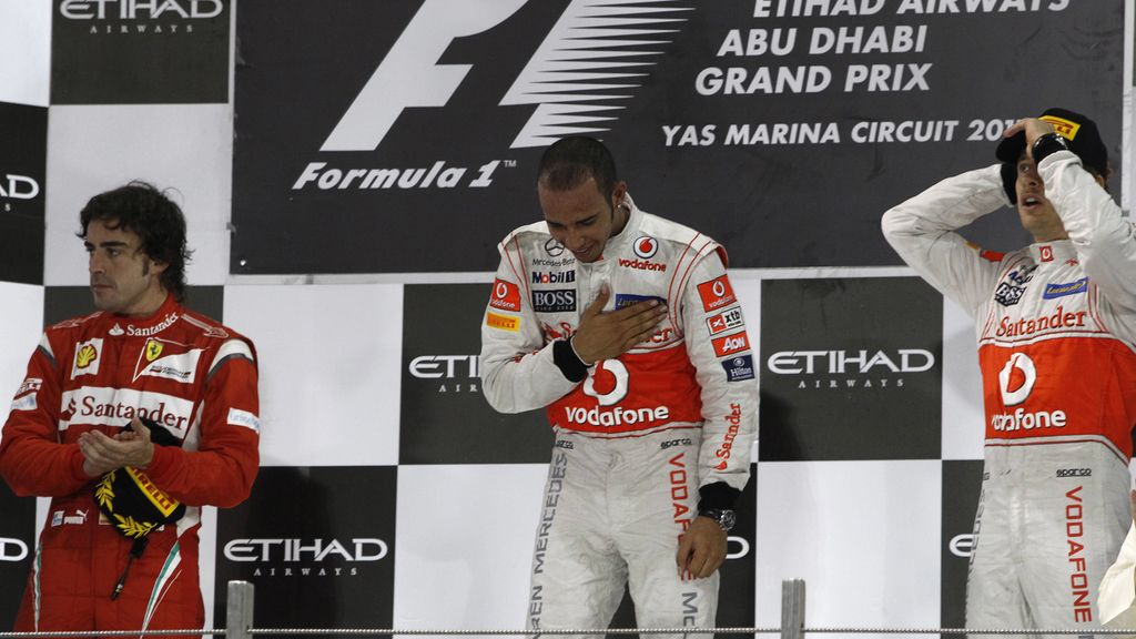 Hamilton vence en Abu Dabi. Foto:Reuters.