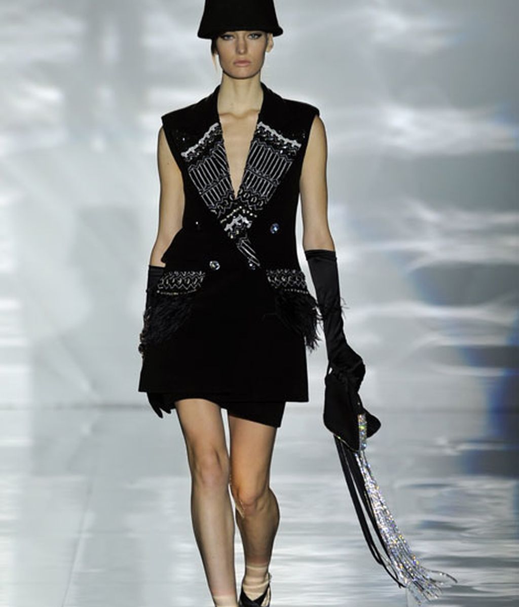 Roberto Verino: Vuelve el 'glamour' de los cincuenta