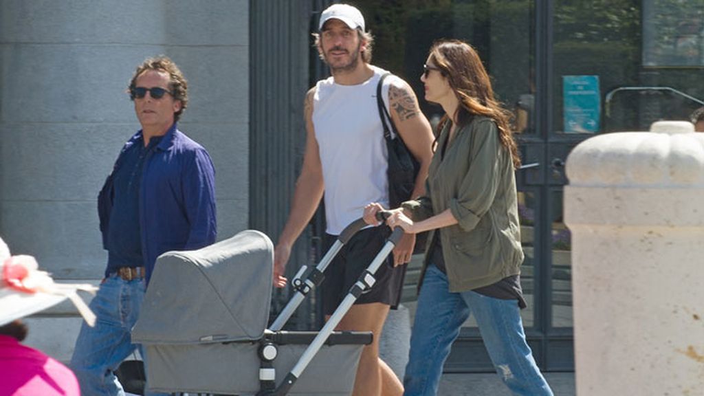 La pareja disfrutó del buen tiempo en familia