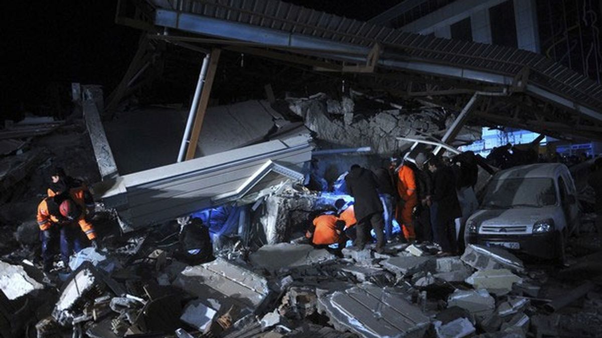 Un terremoto de 5,7 sacude de nuevo la castigada región de Van