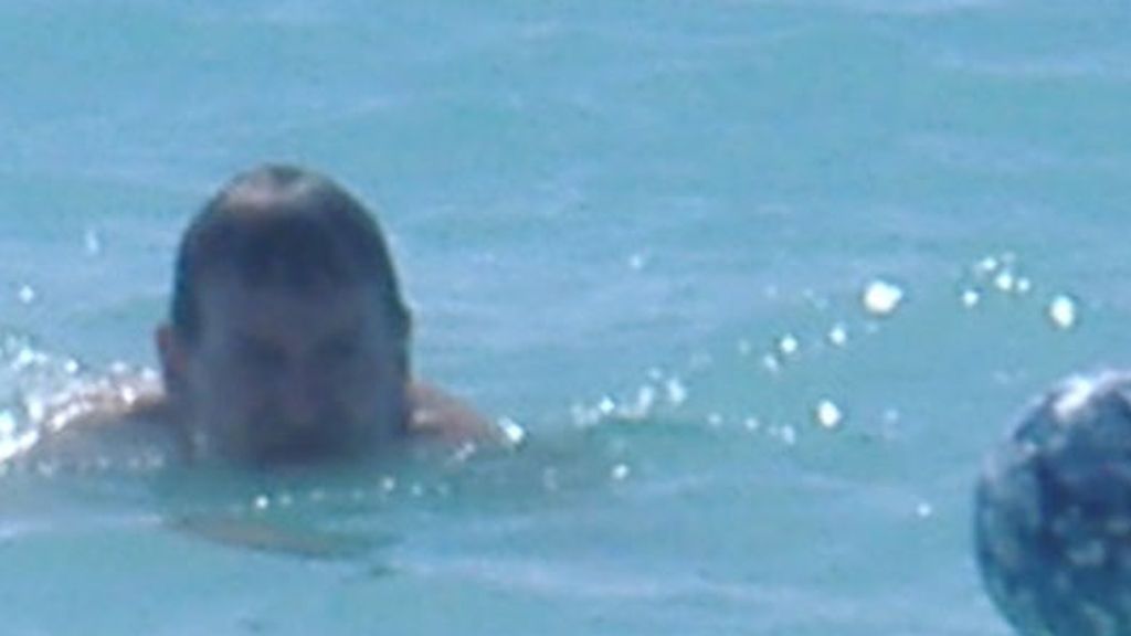 Rajoy luce palmito en la playa