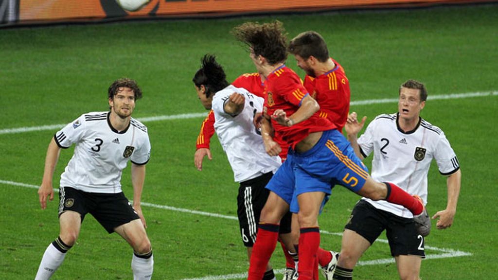 2010: Iniesta nos borda la primera estrella en el pecho