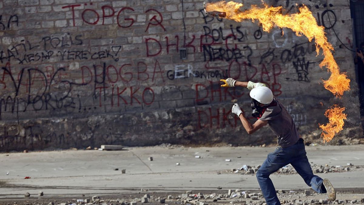 Plaza Taksim, escenario de guerra en Turquía