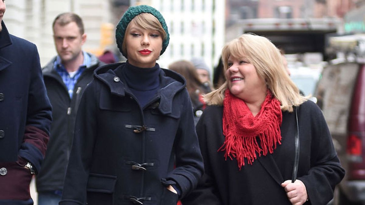 La madre de Taylor Swift tiene cáncer