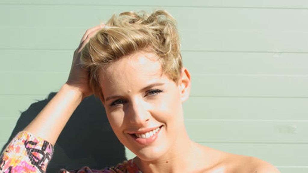 Tania y el resplandeciente sol del olivar de Fama