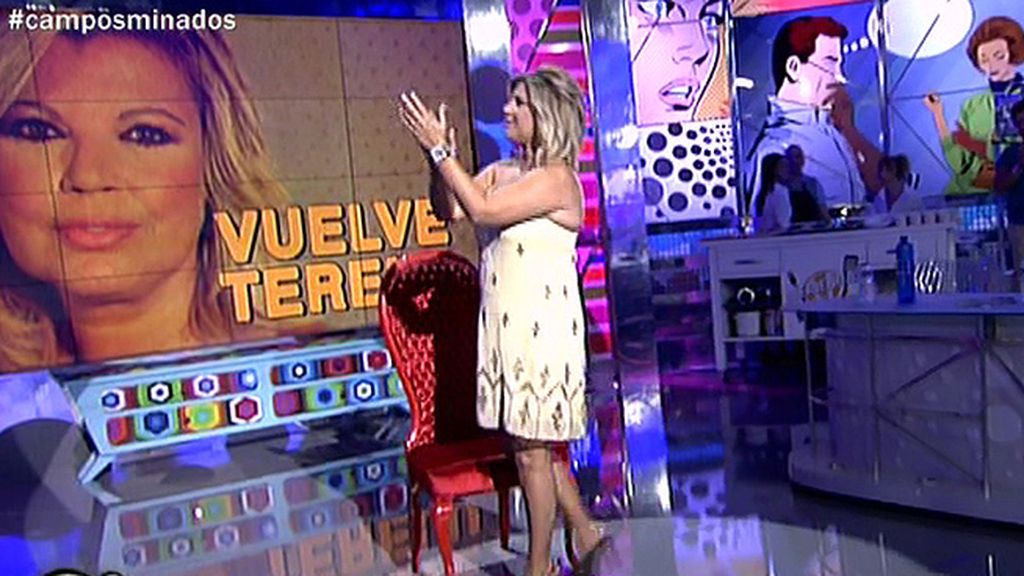 La colaboradora no podía evitar las lágrimas tras recibir el aplauso del público