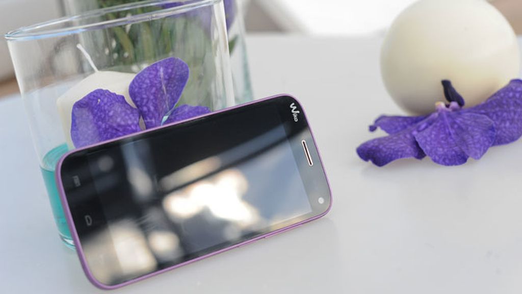 Wiko y Divinity presentan el 'itphone' del mercado