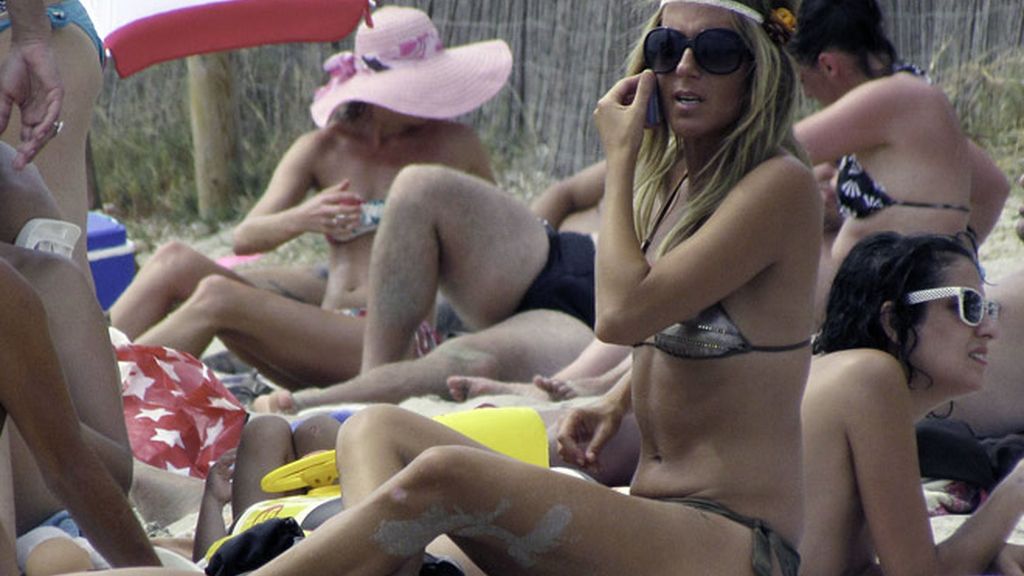 Natalia Álvarez, ex de Rafi Camino, en Ibiza sin su hijo