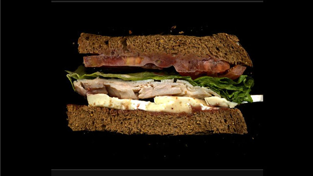 Una docena de sándwiches bajo el escáner