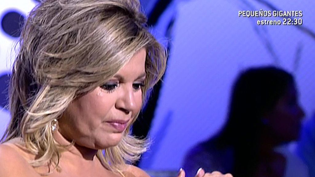La colaboradora no podía evitar las lágrimas tras recibir el aplauso del público