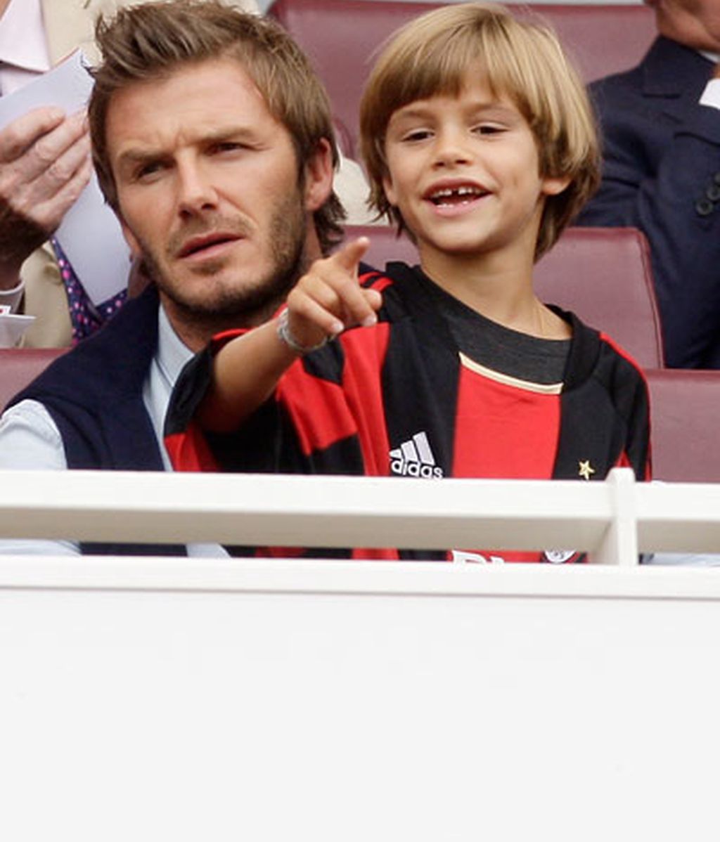 Los Beckham van al fútbol
