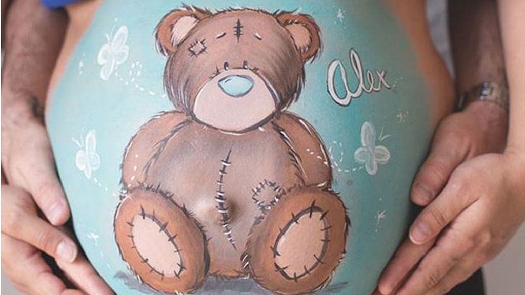 Bump painting, el arte de pintar el vientre de mujeres embarazadas