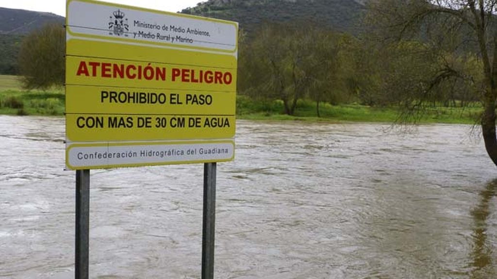 El conductor de un camión muere tras derrumbarse un puente en Ciudad Real El conductor de un camión muere tras derrumbarse un puente en Ciudad Real