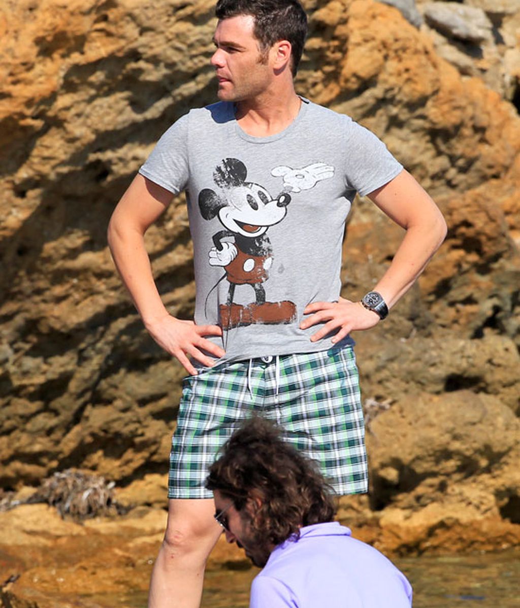 Fonsi Nieto y su novia Alba Carrillo presumen de embarazo