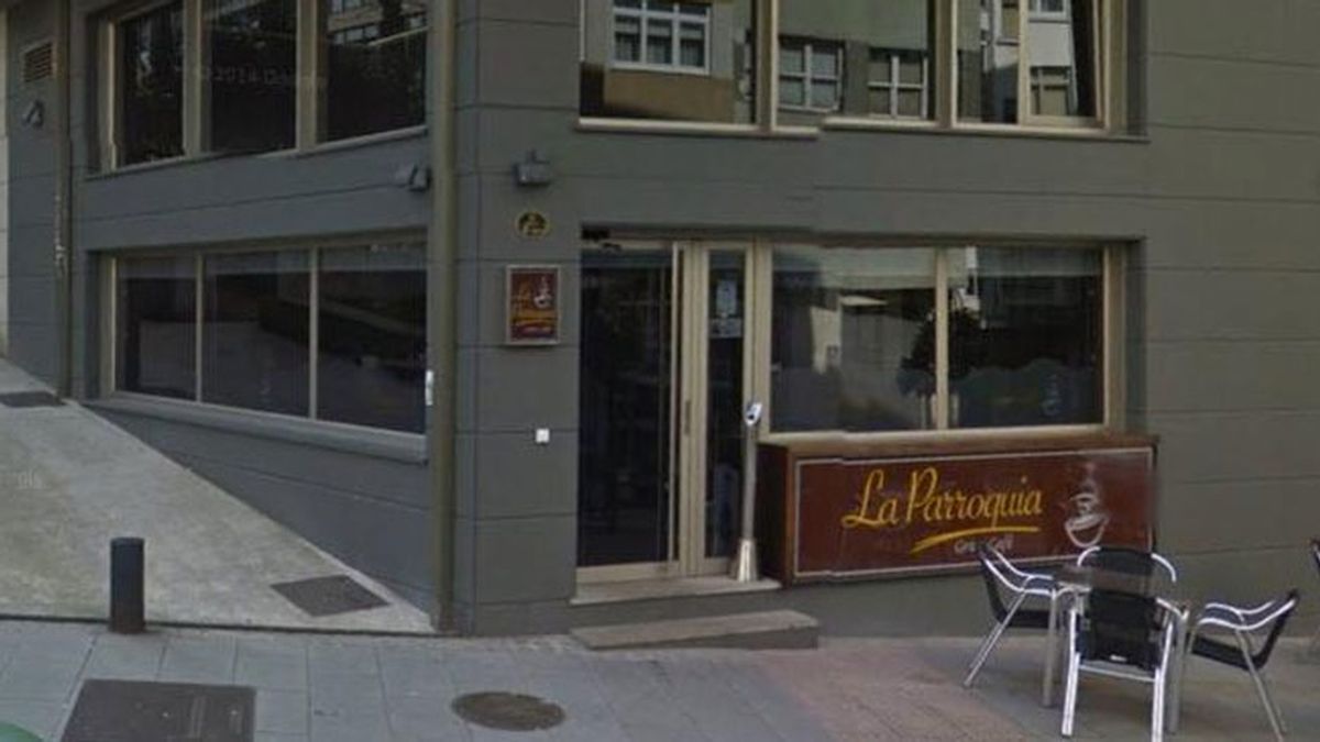 Seis encapuchados atacan a dos aficionados del Atlético de Madrid en un bar de A Coruña