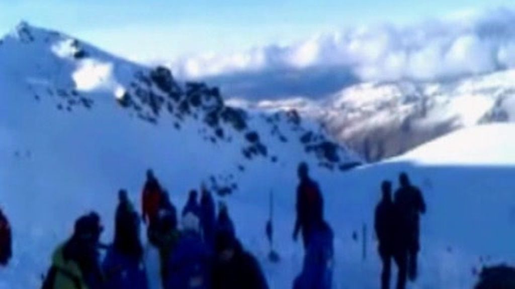 Difícil rescate por riesgo de avalancha