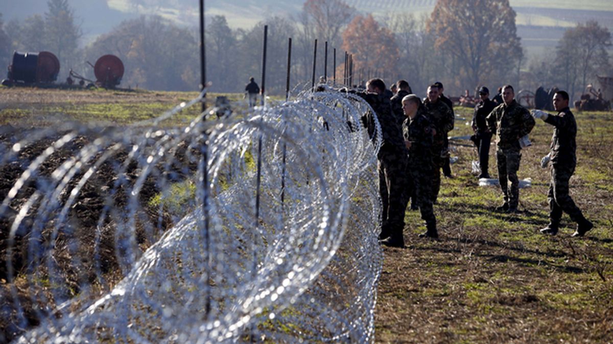 Eslovenia empieza a erigir vallas en varios puntos de su frontera con Croacia