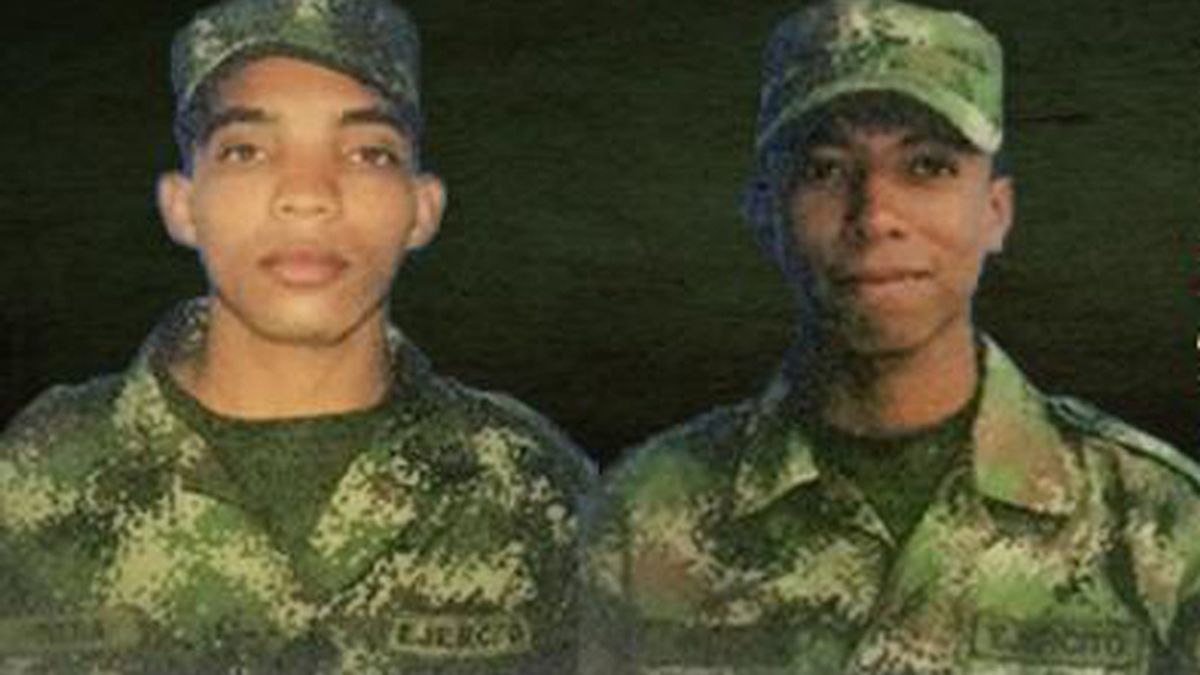 Las FARC entregan a Cruz Roja a los soldados Rivera y Díaz