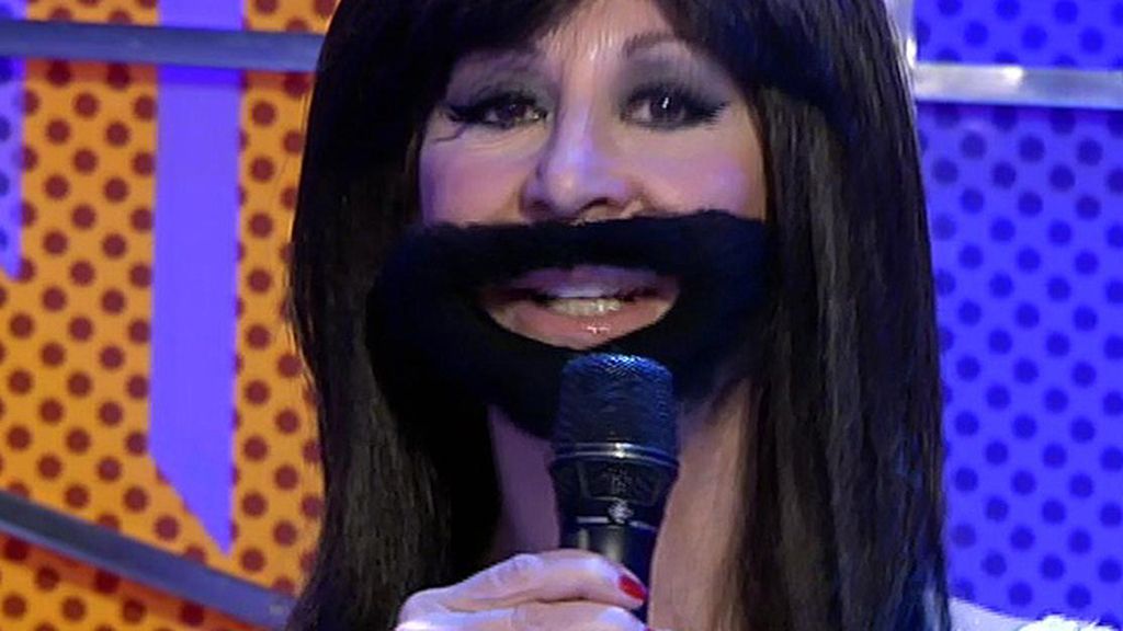 La colaboradora de 'Sálvame' imita su actuación