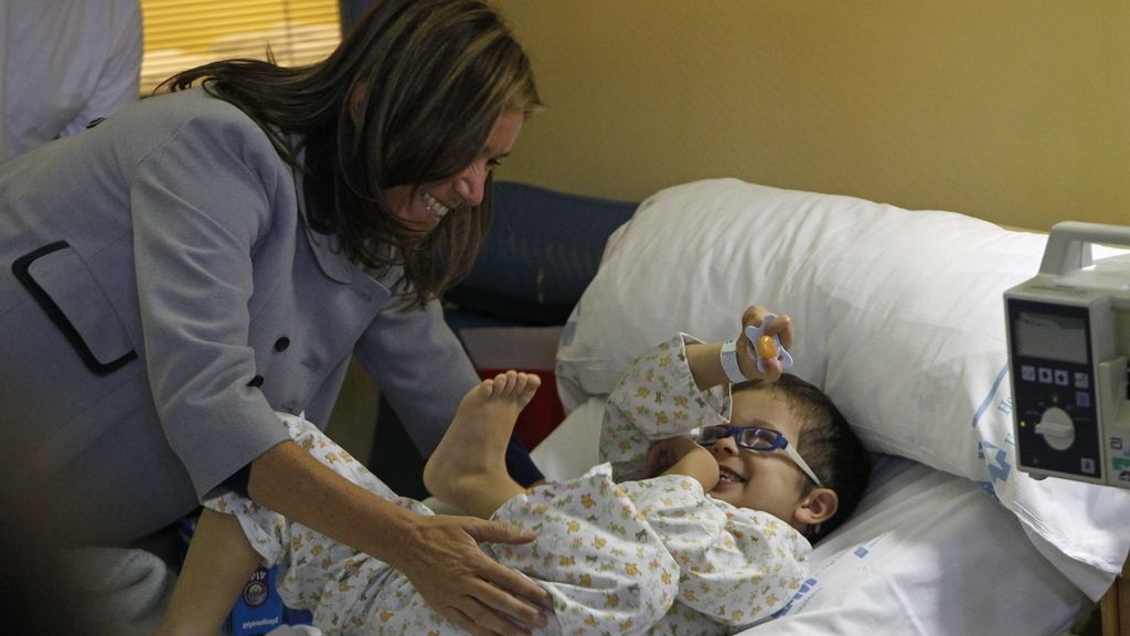 Ana Mato visita a los niños ingresados en el Hospital Infantil del Niño Jesús de Madrid Ana Mato visita a los niños ingresados en el Hospital Infantil del Niño Jesús de Madrid